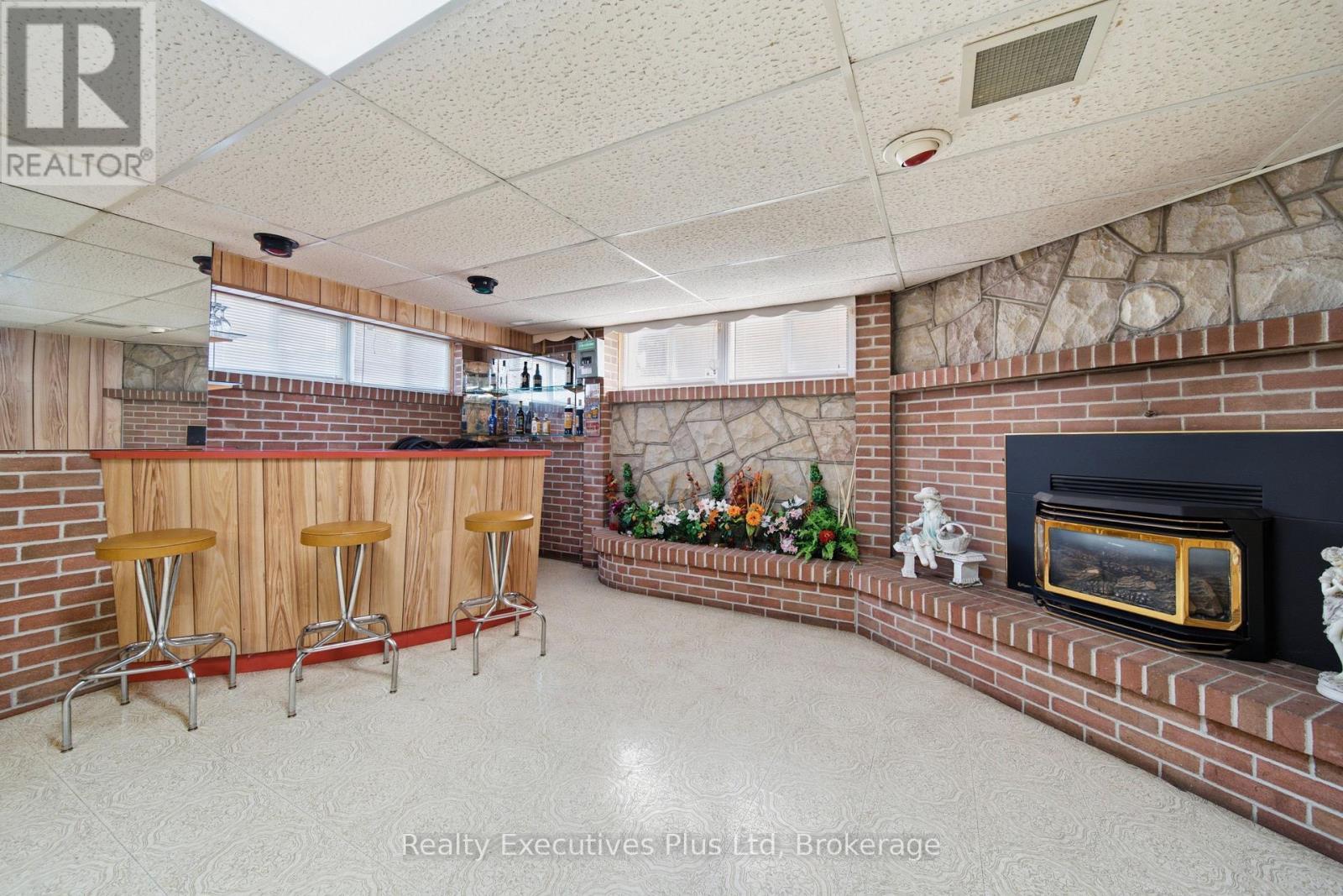 115 Cassino Avenue, Guelph (Grange Road), ON - Indoor With Fireplace