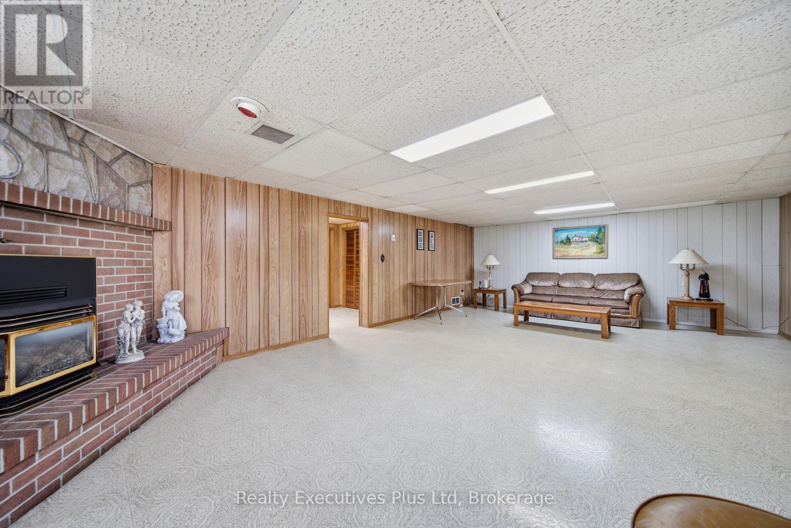 115 Cassino Avenue, Guelph (Grange Road), ON - Indoor With Fireplace