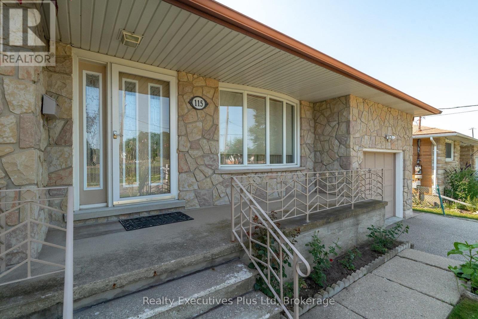 115 Cassino Avenue, Guelph (Grange Road), ON - Outdoor With Exterior