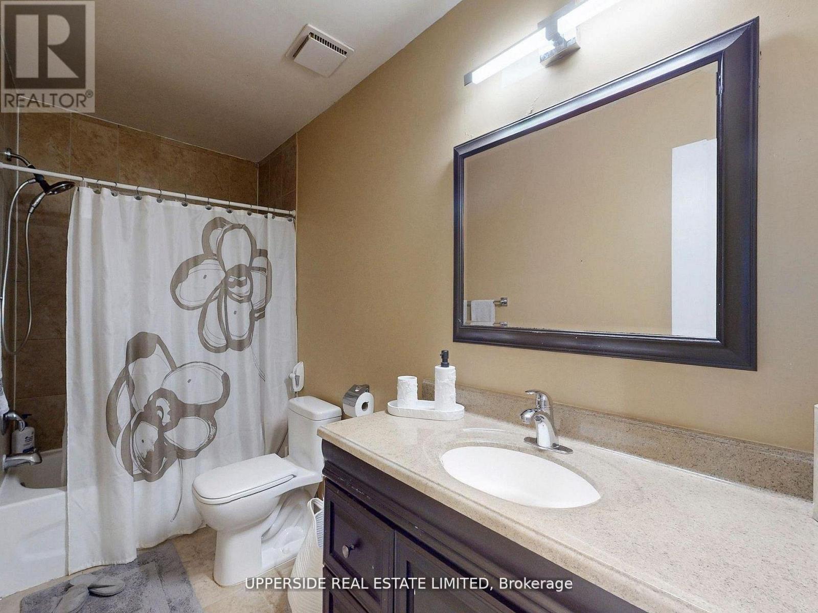 64 Colleen Street, Vaughan, ON - Indoor Photo Showing Bathroom