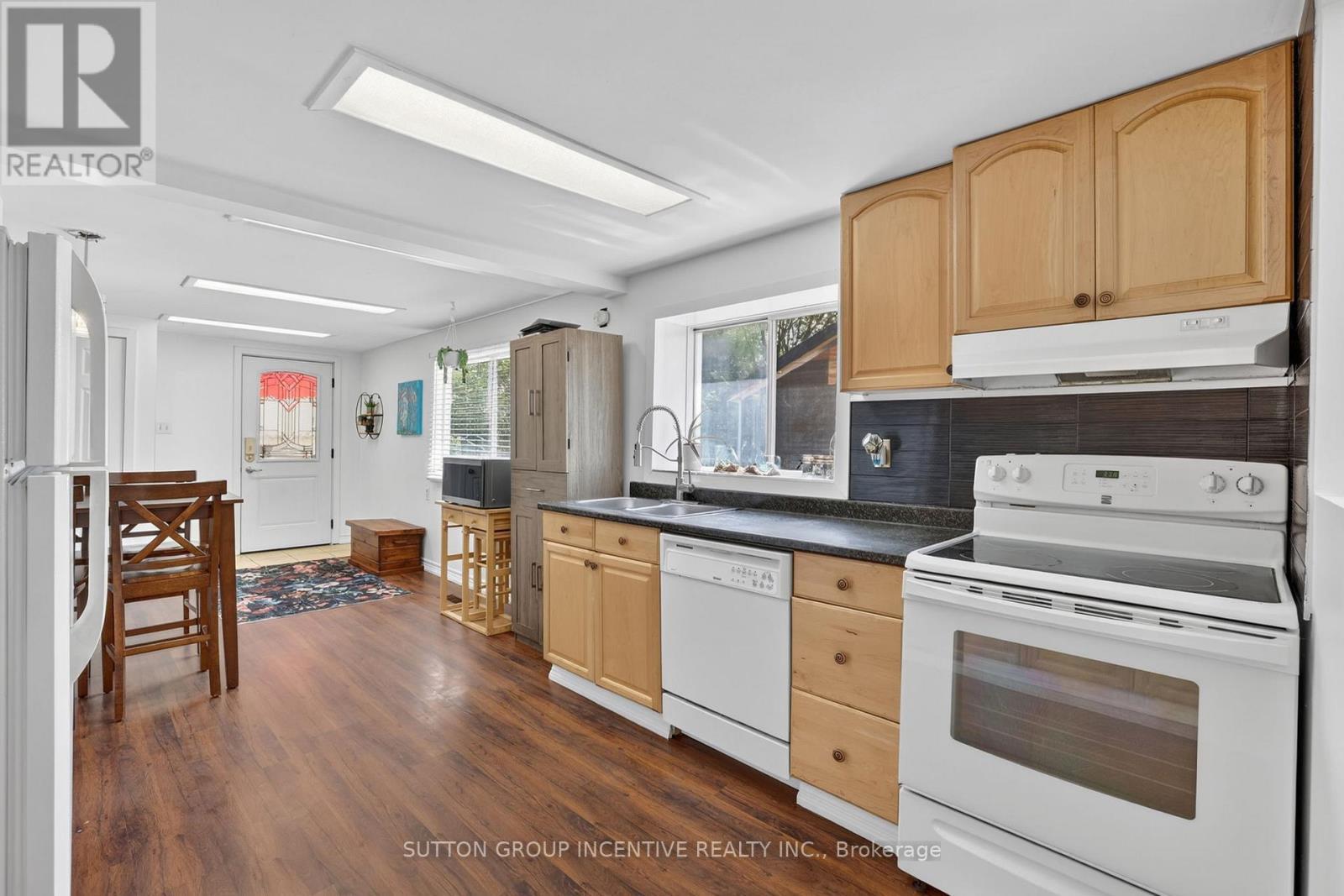 191 Ways Bay Drive, Georgina, ON - Indoor Photo Showing Kitchen With Double Sink