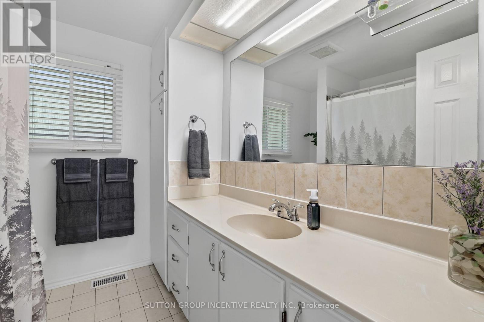 191 Ways Bay Drive, Georgina, ON - Indoor Photo Showing Bathroom