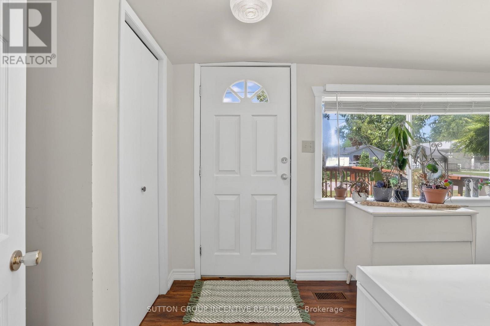 191 Ways Bay Drive, Georgina, ON - Indoor Photo Showing Other Room