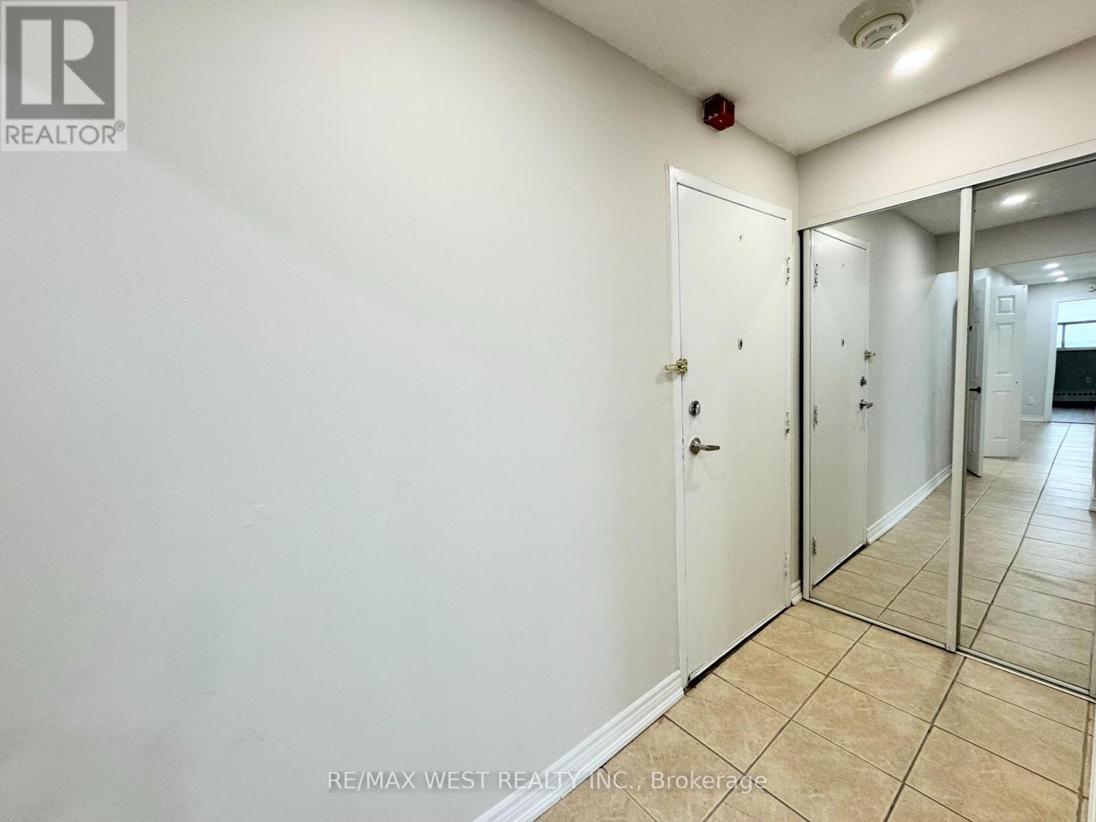 709 - 3533 Derry Road E, Mississauga, ON - Indoor Photo Showing Other Room