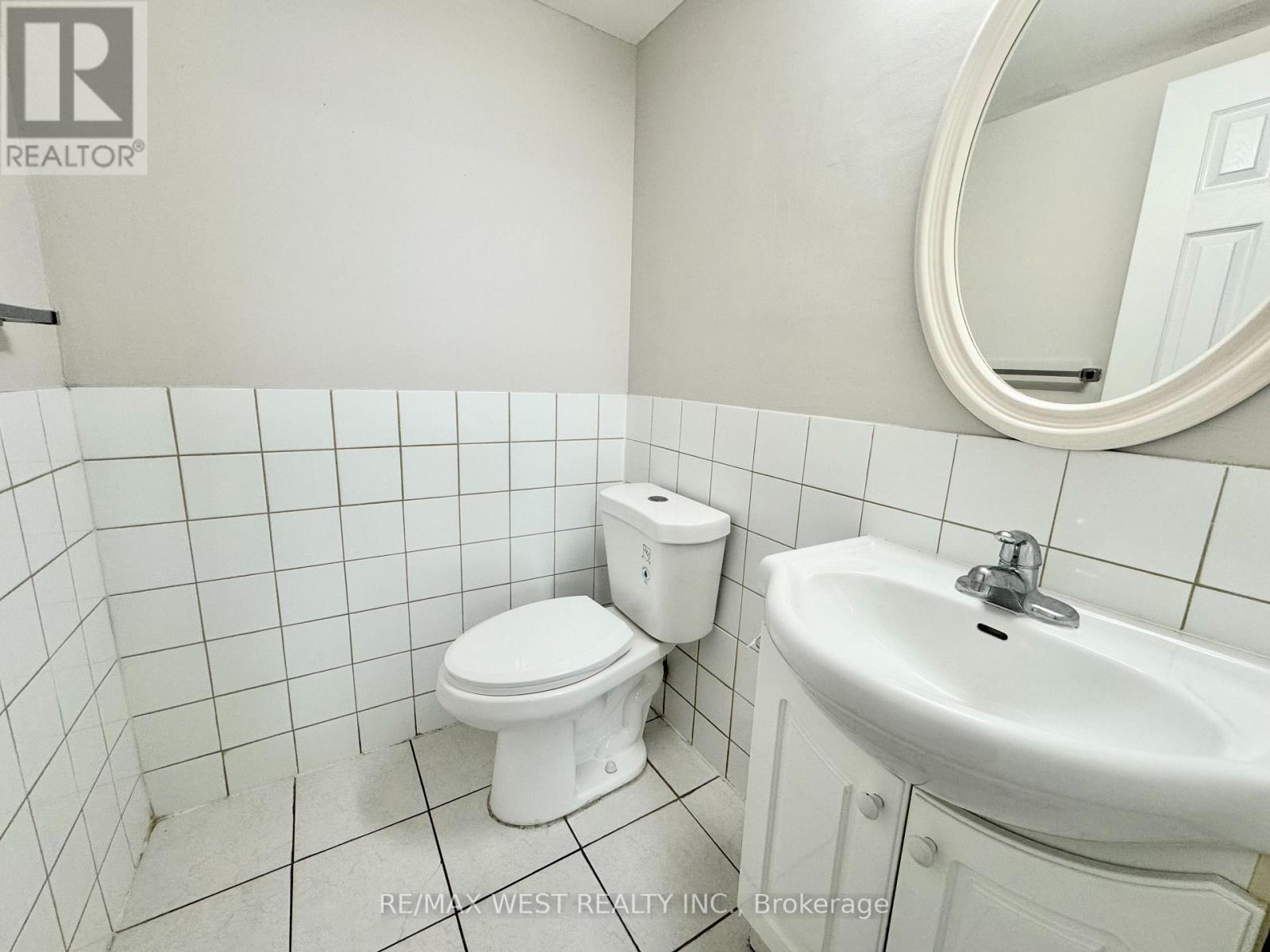 709 - 3533 Derry Road E, Mississauga, ON - Indoor Photo Showing Bathroom