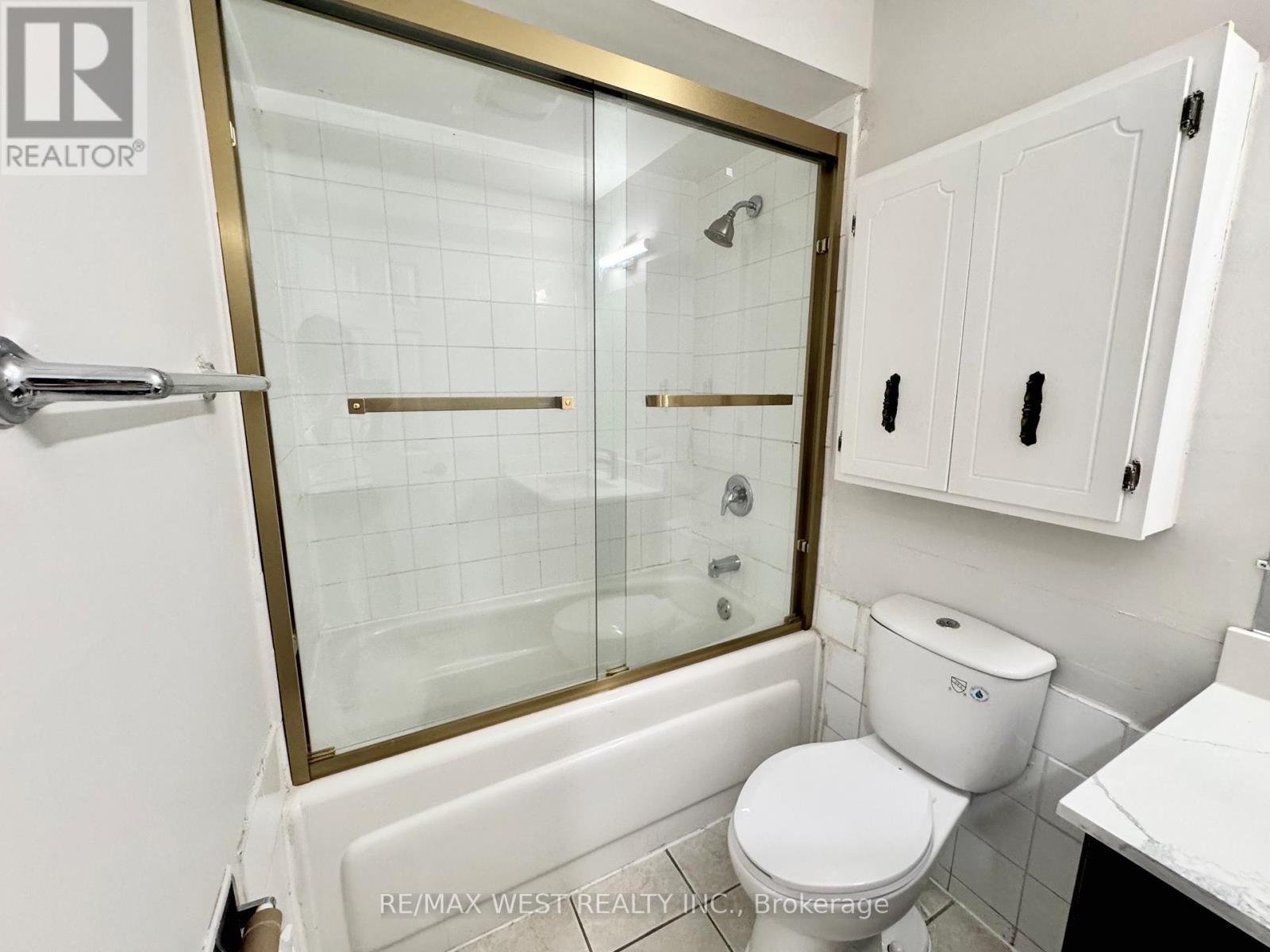 709 - 3533 Derry Road E, Mississauga, ON - Indoor Photo Showing Bathroom