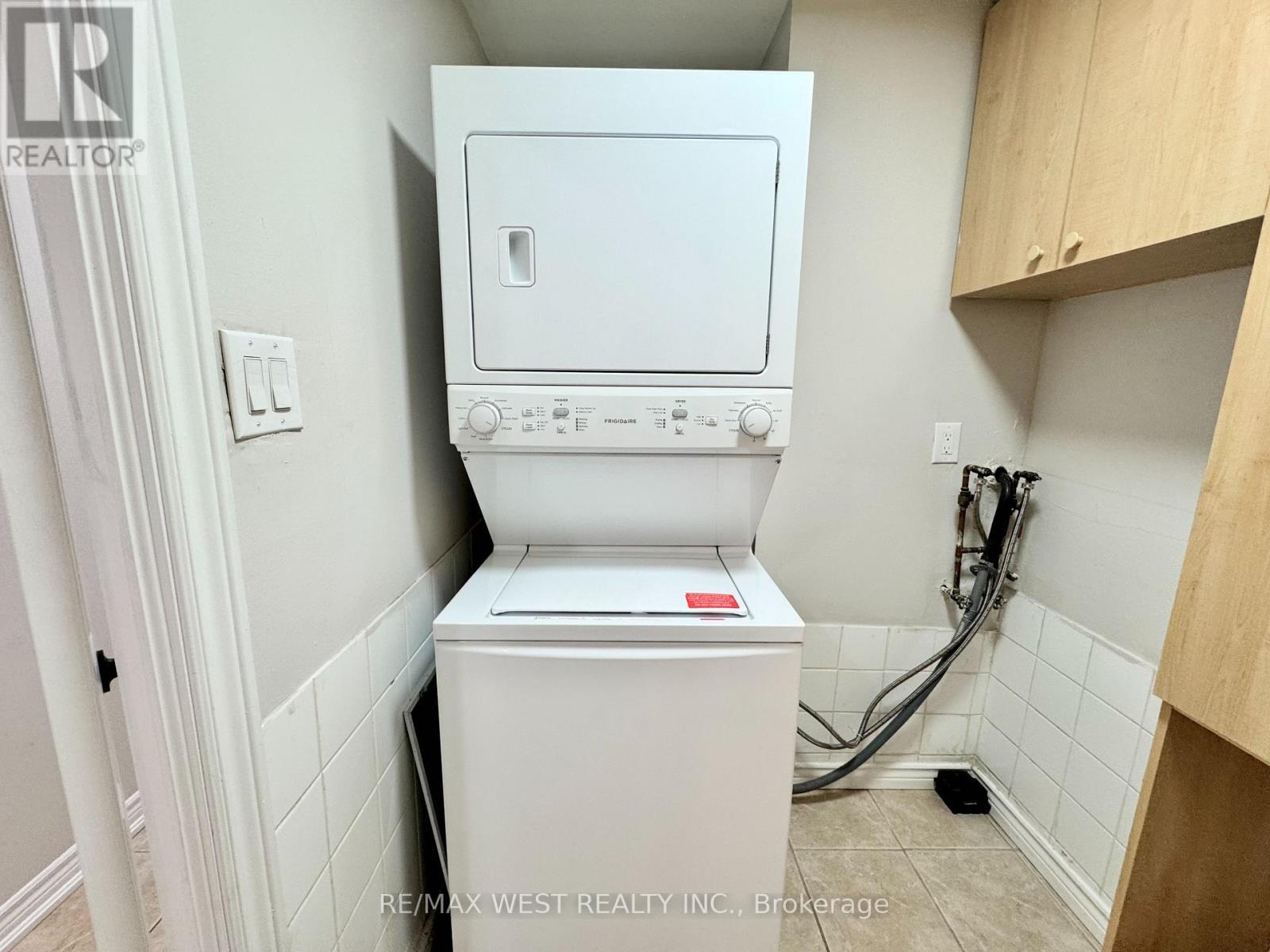 709 - 3533 Derry Road E, Mississauga, ON - Indoor Photo Showing Laundry Room