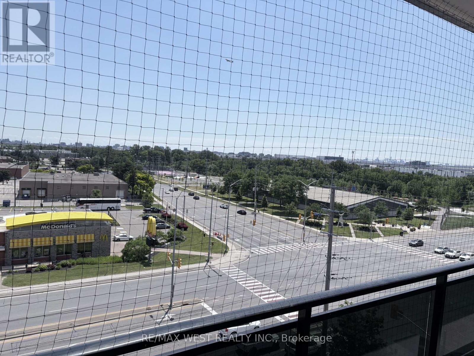 709 - 3533 Derry Road E, Mississauga, ON - Outdoor