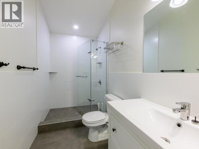 35- Takhini Meadows Drive, Whitehorse North, YT - Indoor Photo Showing Bathroom