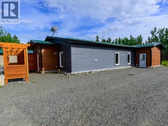 35- Takhini Meadows Drive, Whitehorse North, YT - Outdoor