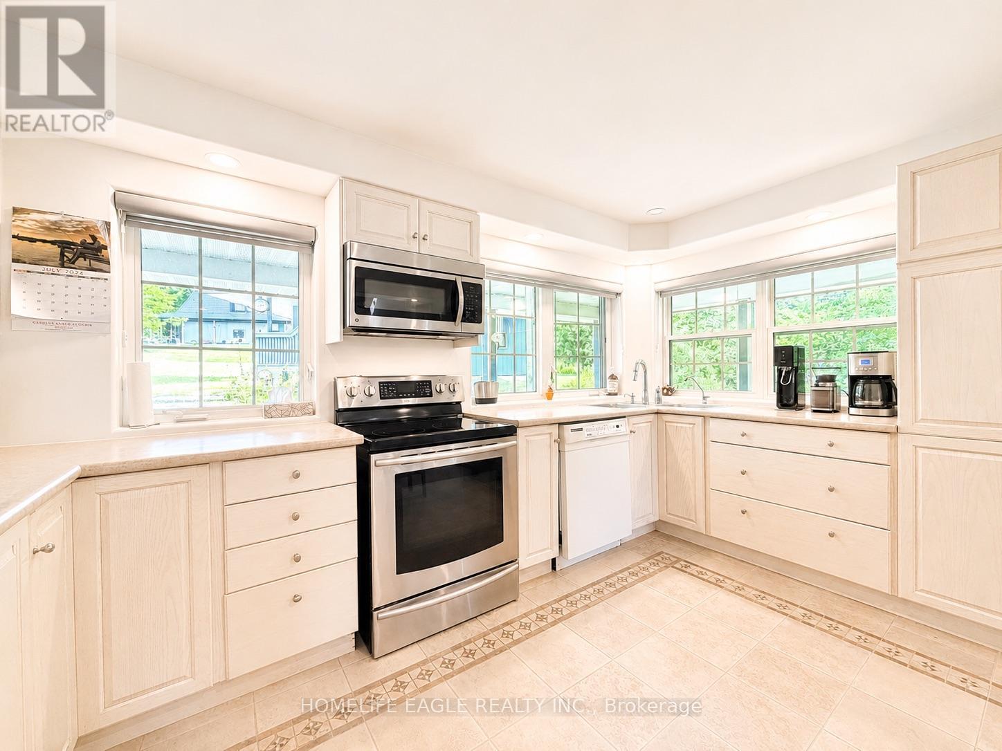 3 Northshore Drive, Parry Sound Remote Area, ON - Indoor Photo Showing Kitchen