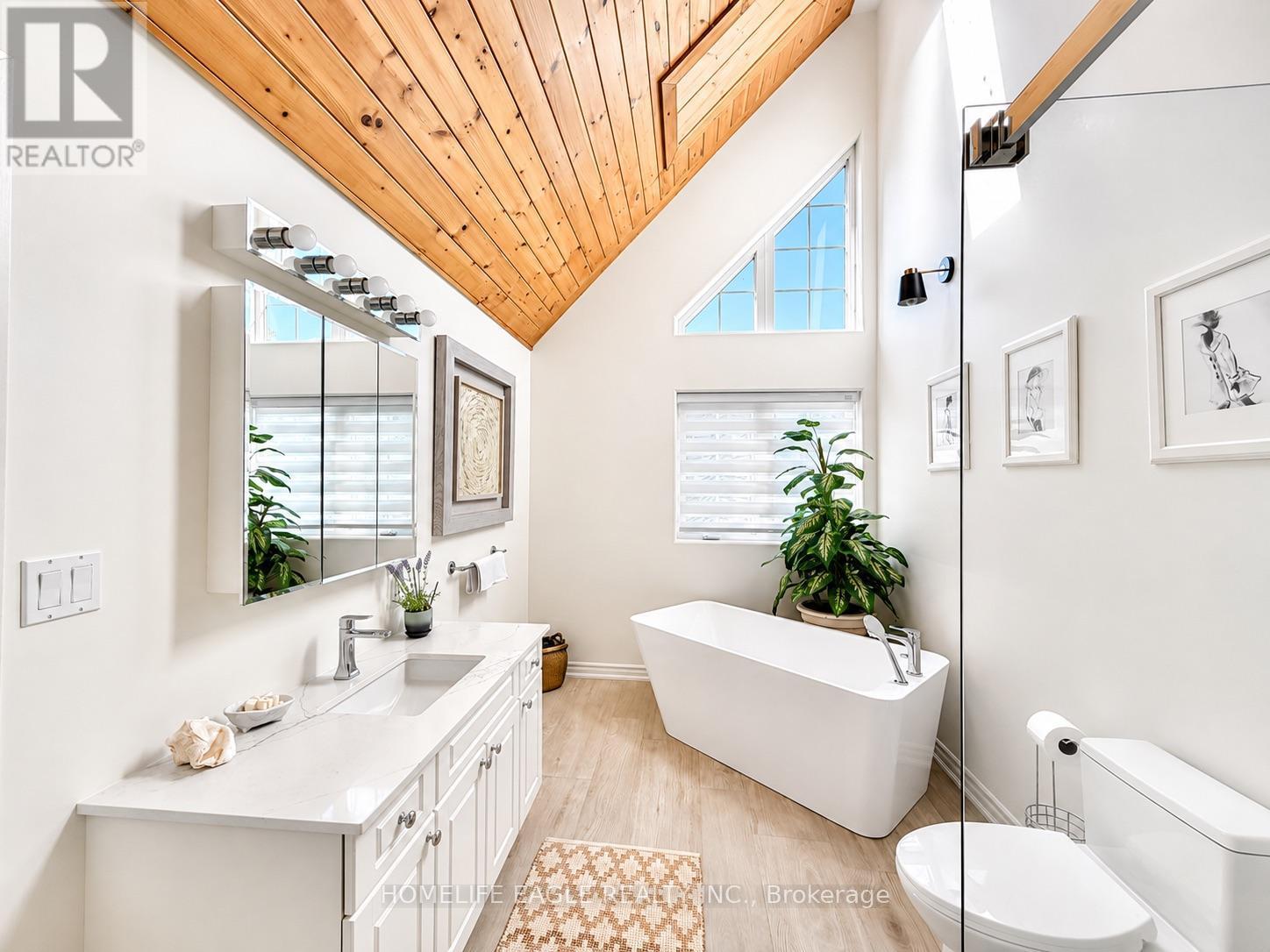 3 Northshore Drive, Parry Sound Remote Area, ON - Indoor Photo Showing Bathroom