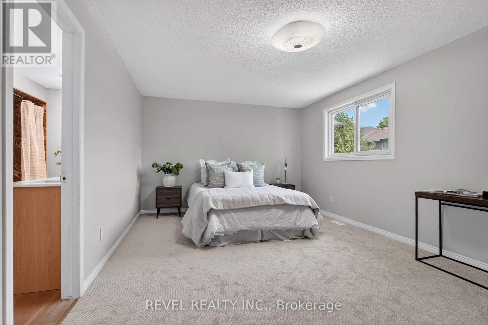 79 Lynnette Drive, Hamilton, ON - Indoor Photo Showing Bedroom