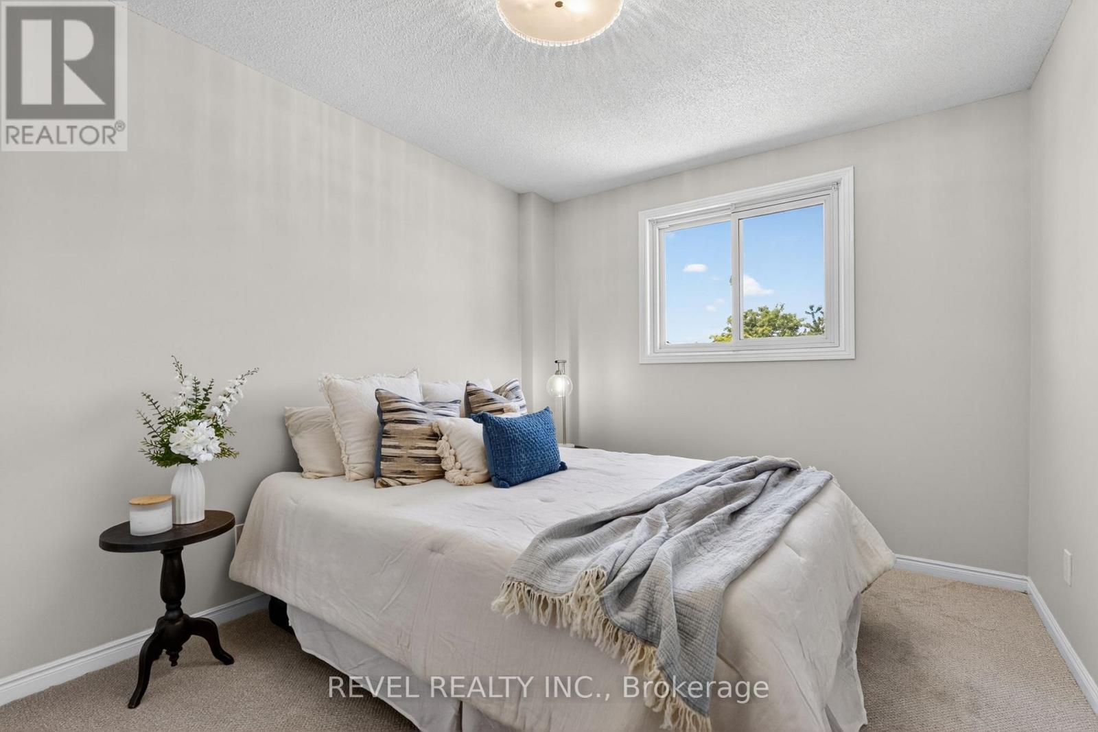 79 Lynnette Drive, Hamilton, ON - Indoor Photo Showing Bedroom