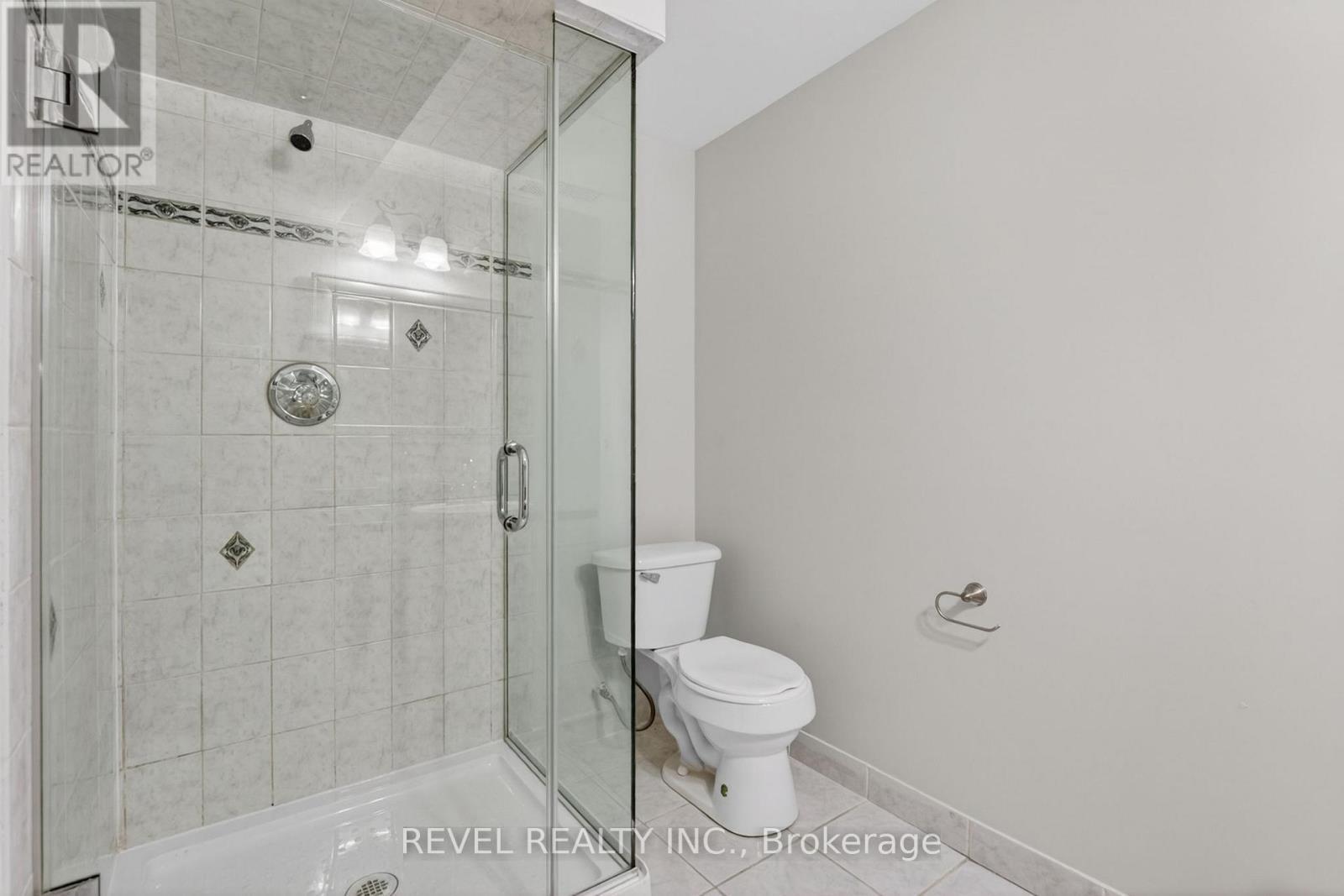 79 Lynnette Drive, Hamilton, ON - Indoor Photo Showing Bathroom