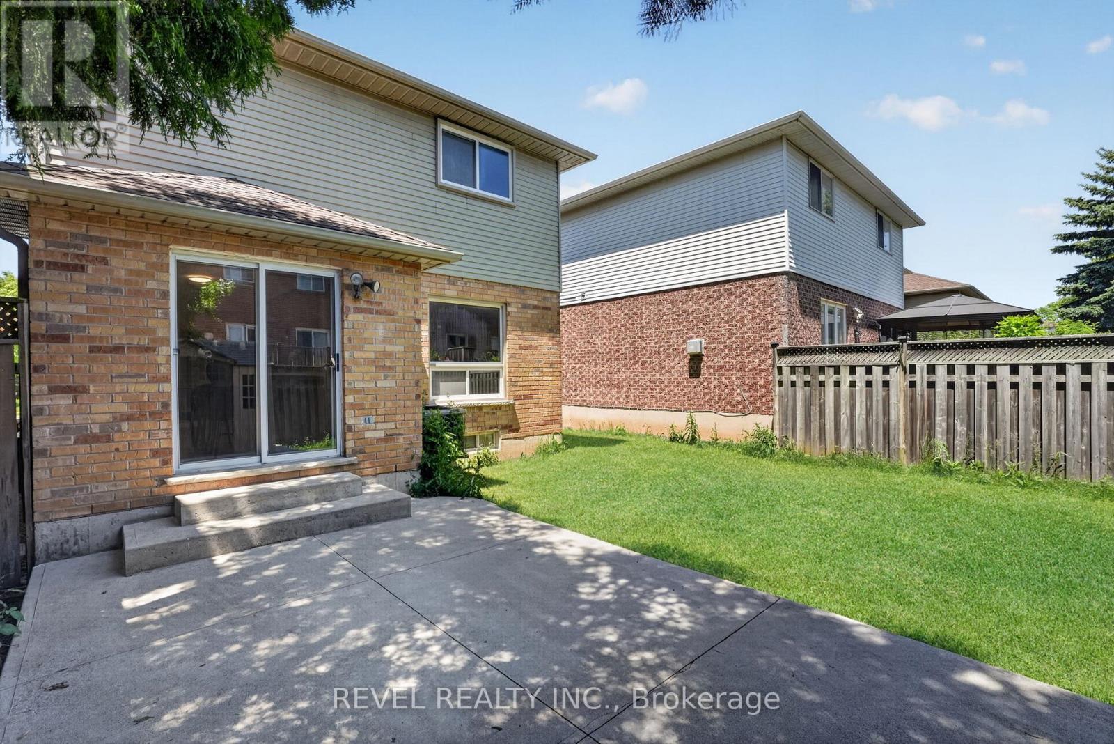 79 Lynnette Drive, Hamilton, ON - Outdoor