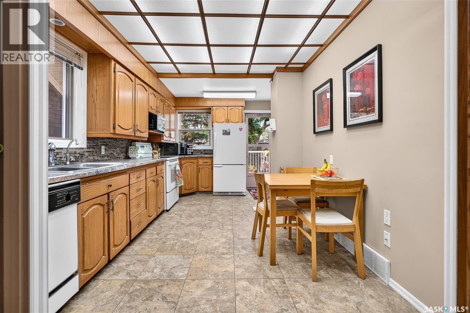 1188 2Nd Avenue Ne, Moose Jaw, SK - Indoor