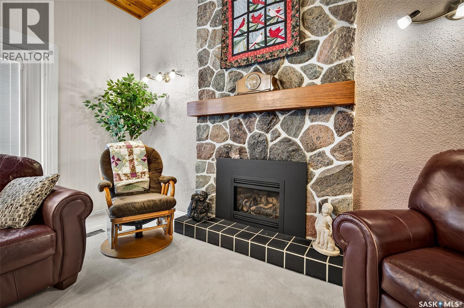 1188 2Nd Avenue Ne, Moose Jaw, SK - Indoor With Fireplace
