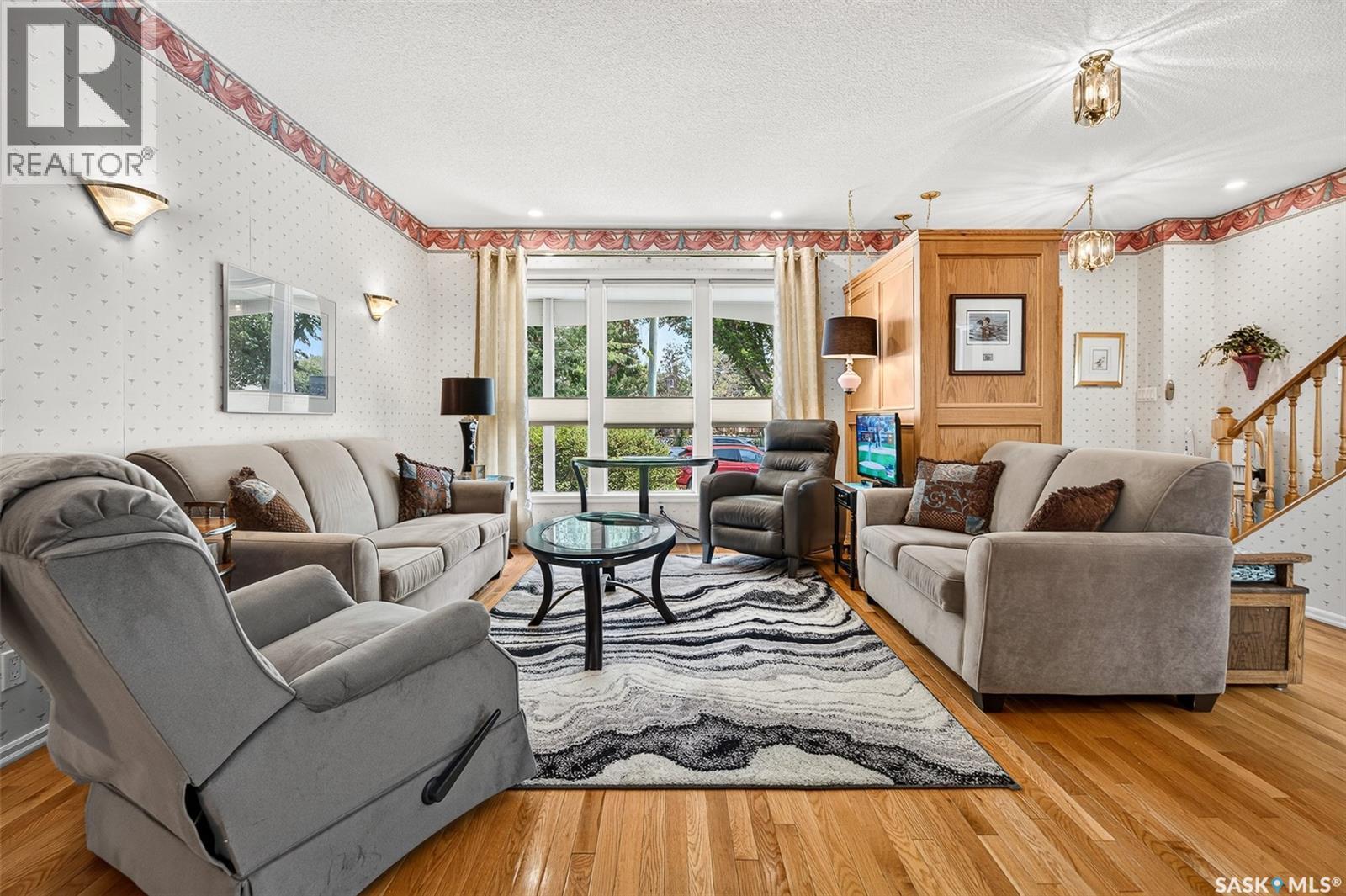 1188 2Nd Avenue Ne, Moose Jaw, SK - Indoor Photo Showing Living Room