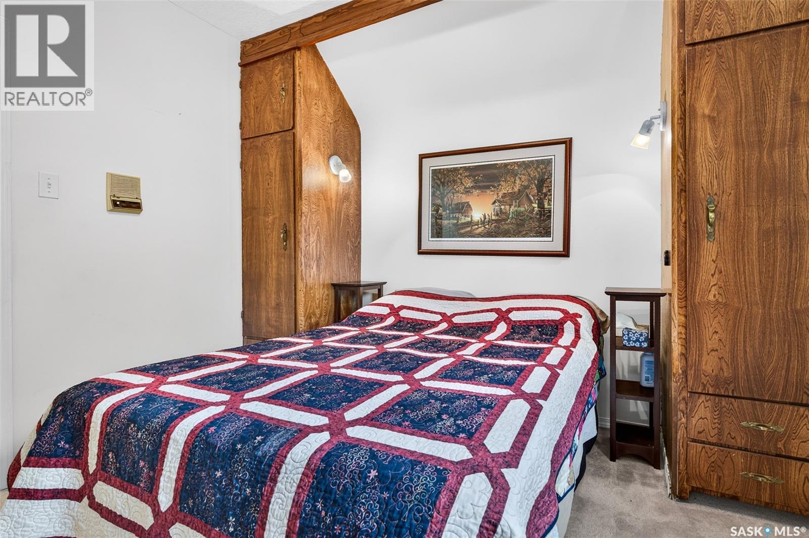 1188 2Nd Avenue Ne, Moose Jaw, SK - Indoor Photo Showing Bedroom