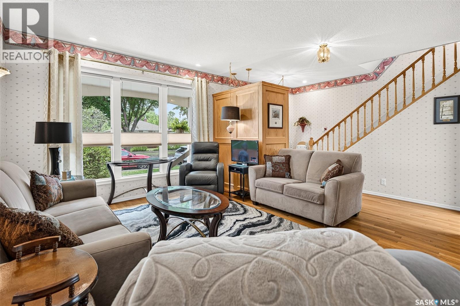 1188 2Nd Avenue Ne, Moose Jaw, SK - Indoor Photo Showing Living Room