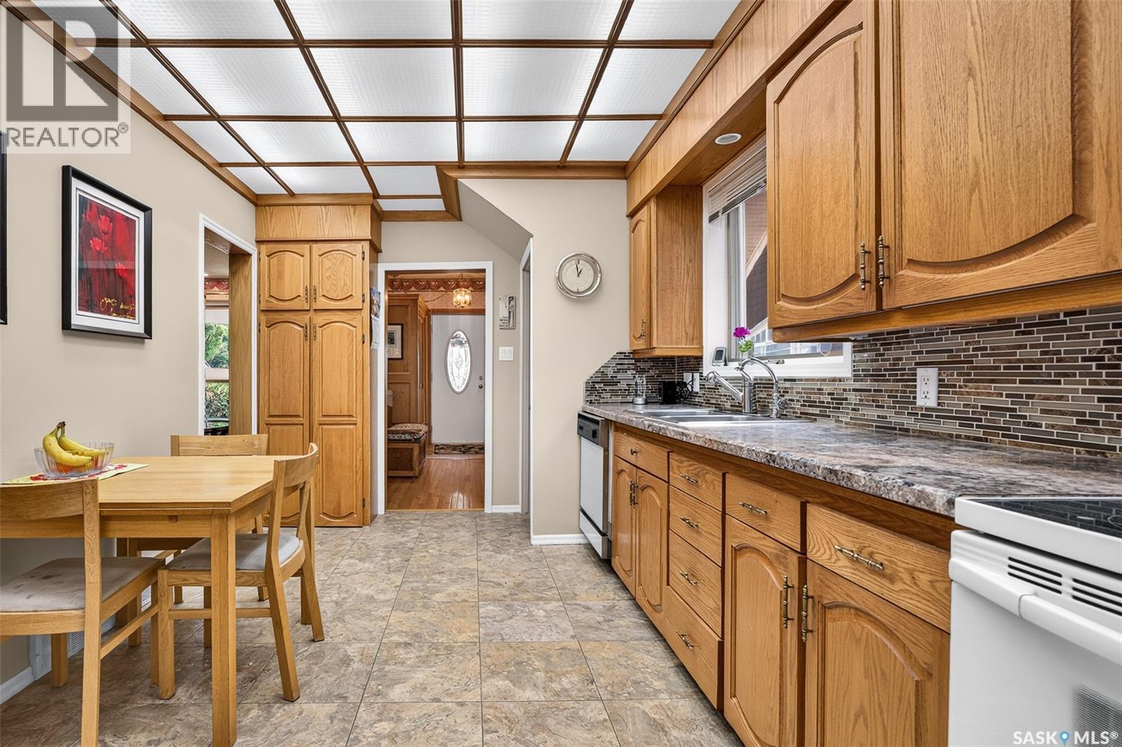1188 2Nd Avenue Ne, Moose Jaw, SK - Indoor Photo Showing Other Room