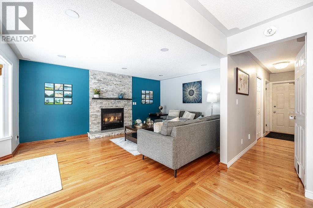27 Plummer Ct, Sault Ste. Marie, ON - Indoor Photo Showing Living Room With Fireplace