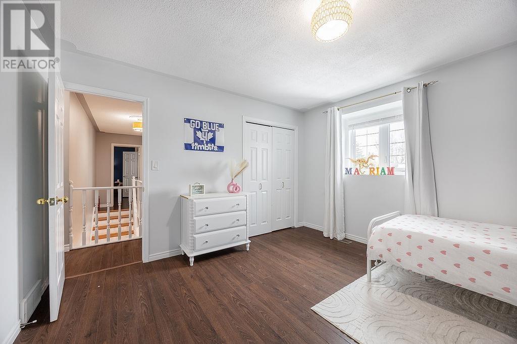 27 Plummer Ct, Sault Ste. Marie, ON - Indoor Photo Showing Bedroom