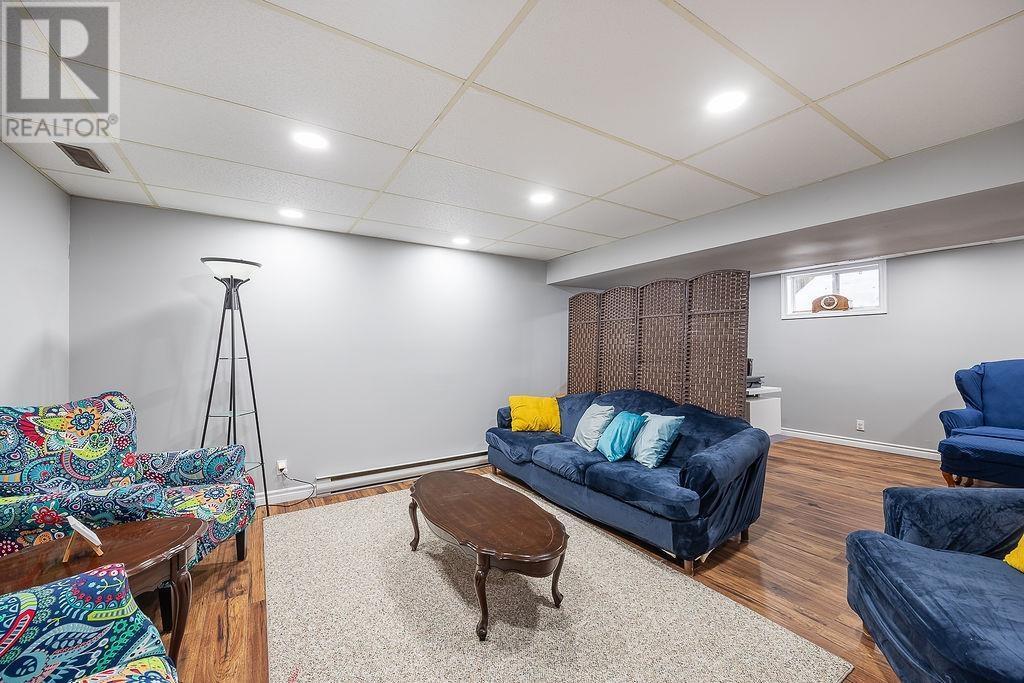 27 Plummer Ct, Sault Ste. Marie, ON - Indoor Photo Showing Other Room