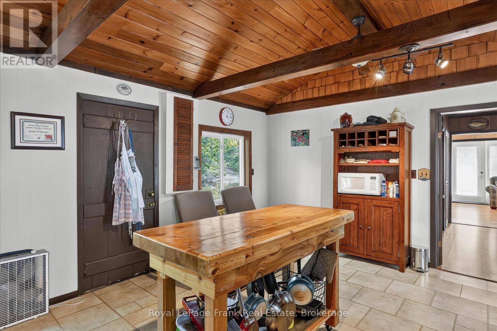 1550 Island 85 Stoney Lake, Douro-Dummer, ON - Indoor Photo Showing Dining Room