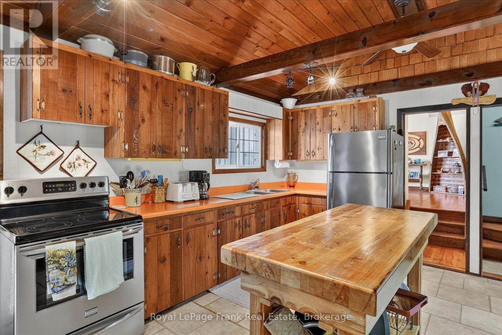 1550 Island 85 Stoney Lake, Douro-Dummer, ON - Indoor Photo Showing Kitchen With Double Sink