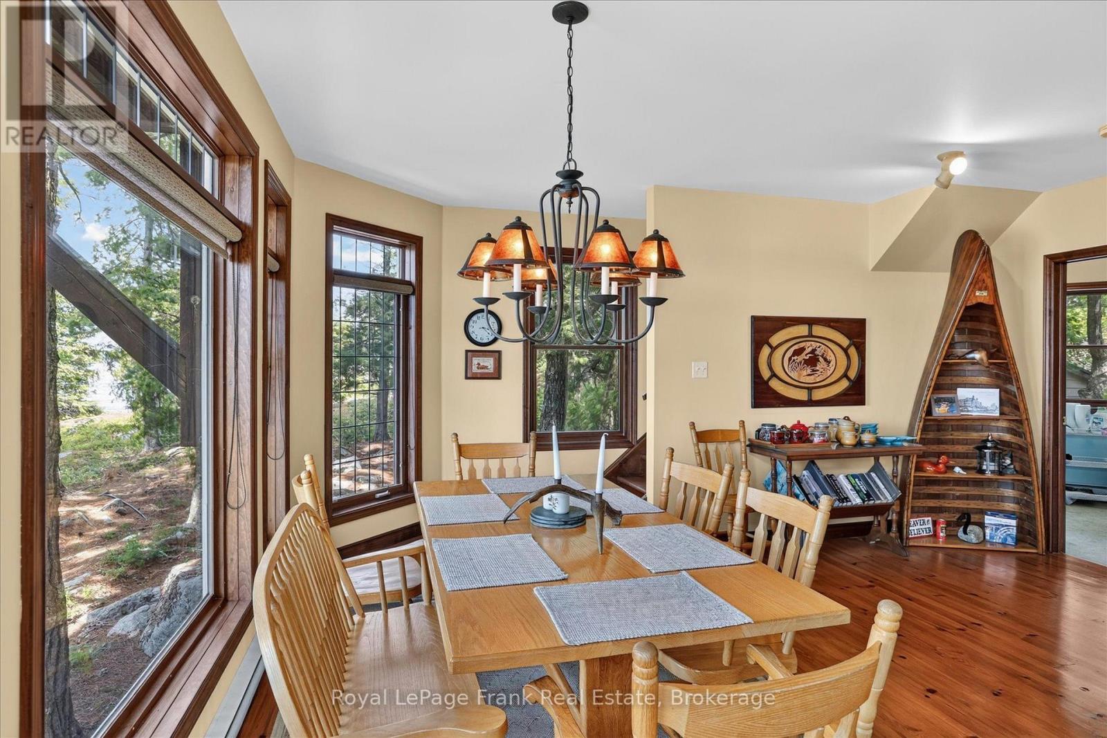 1550 Island 85 Stoney Lake, Douro-Dummer, ON - Indoor Photo Showing Dining Room