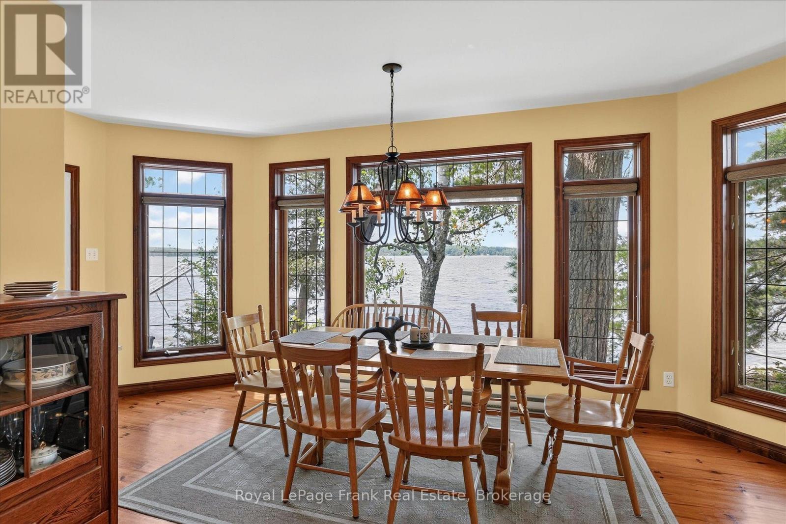 1550 Island 85 Stoney Lake, Douro-Dummer, ON - Indoor Photo Showing Dining Room