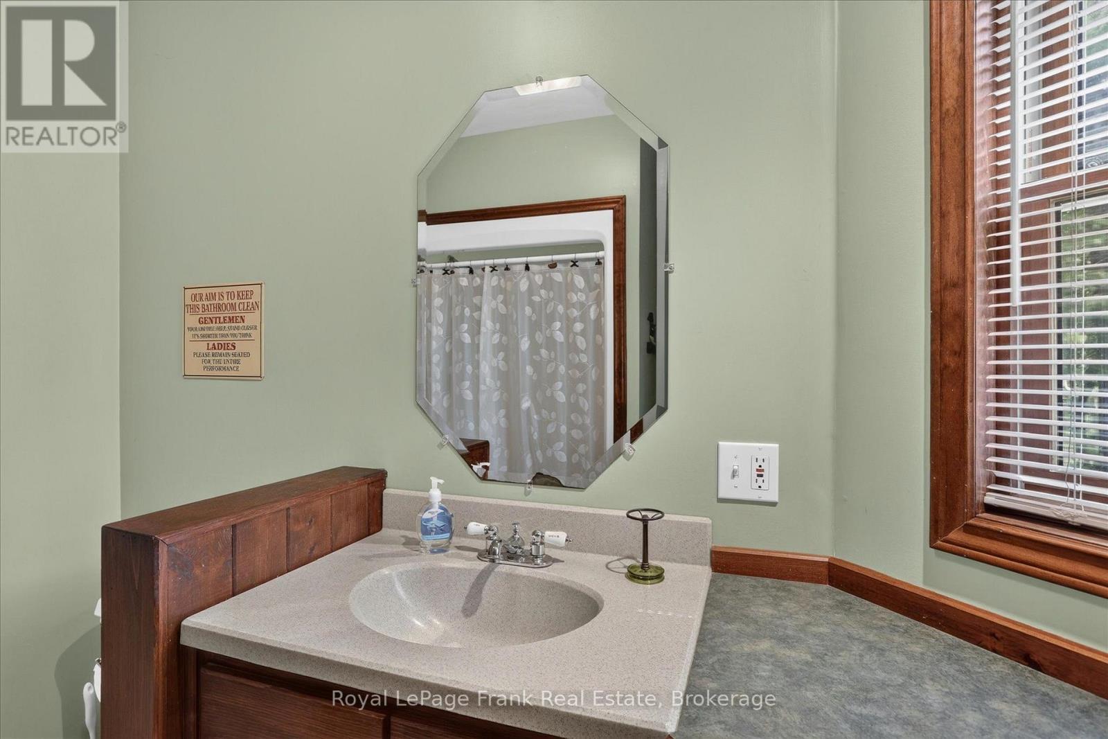 1550 Island 85 Stoney Lake, Douro-Dummer, ON - Indoor Photo Showing Bathroom