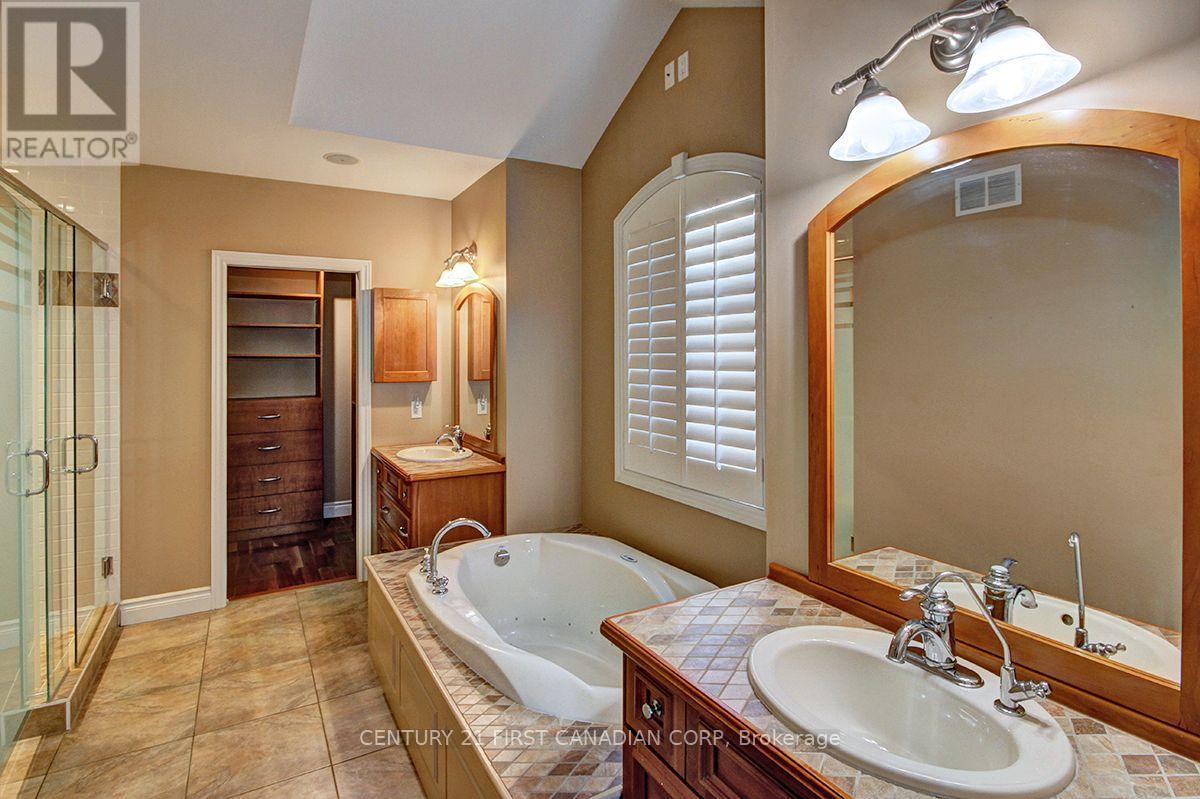 581 Plane Tree Drive, London North (North R), ON - Indoor Photo Showing Bathroom