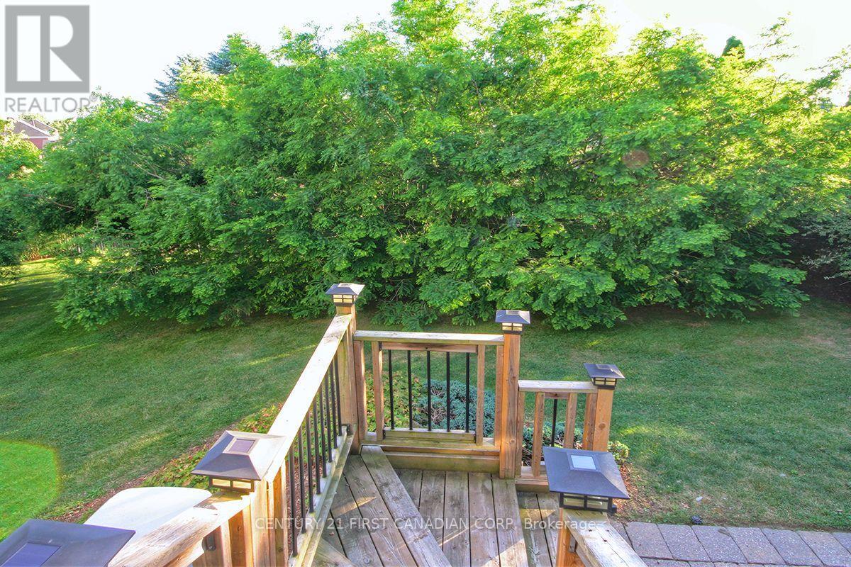 581 Plane Tree Drive, London North (North R), ON - Outdoor With Deck Patio Veranda