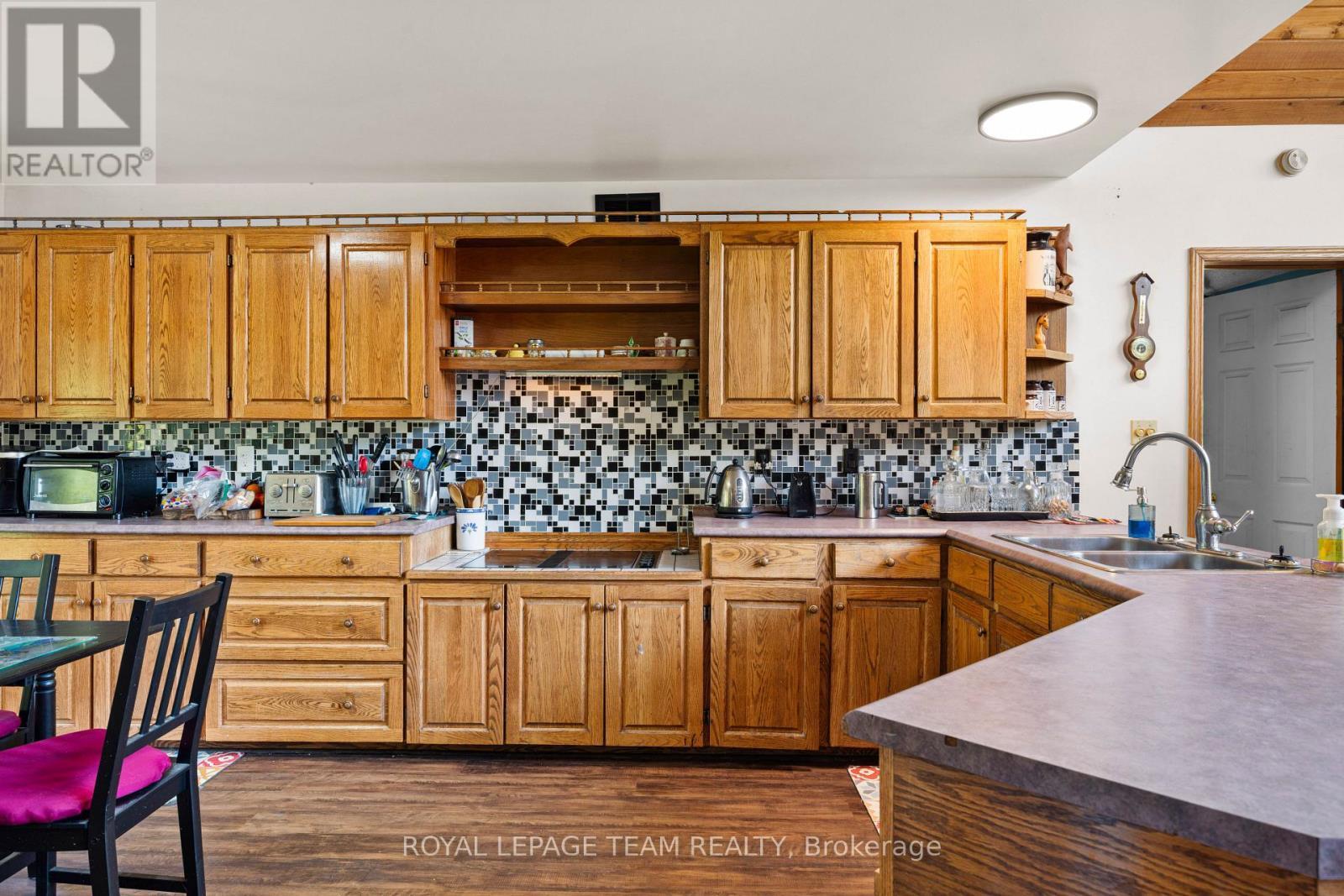 4984 Dunrobin Road, Ottawa, ON - Indoor Photo Showing Kitchen With Double Sink