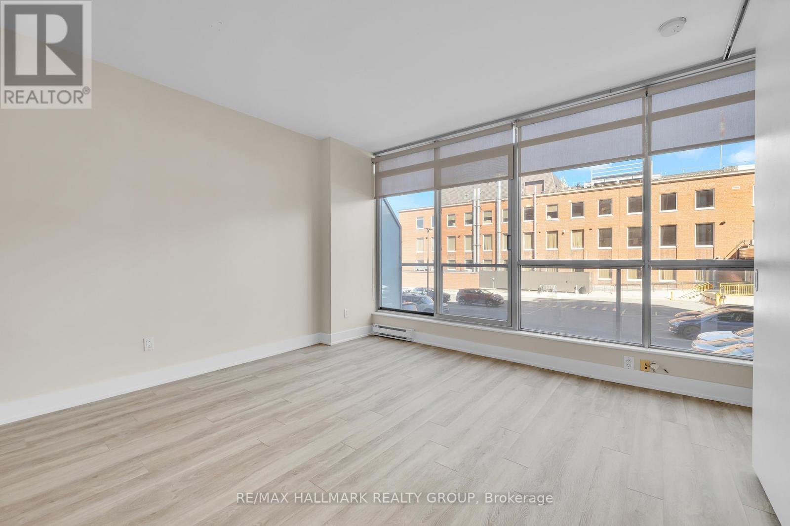 210 - 180 York Street, Ottawa, ON - Indoor Photo Showing Other Room