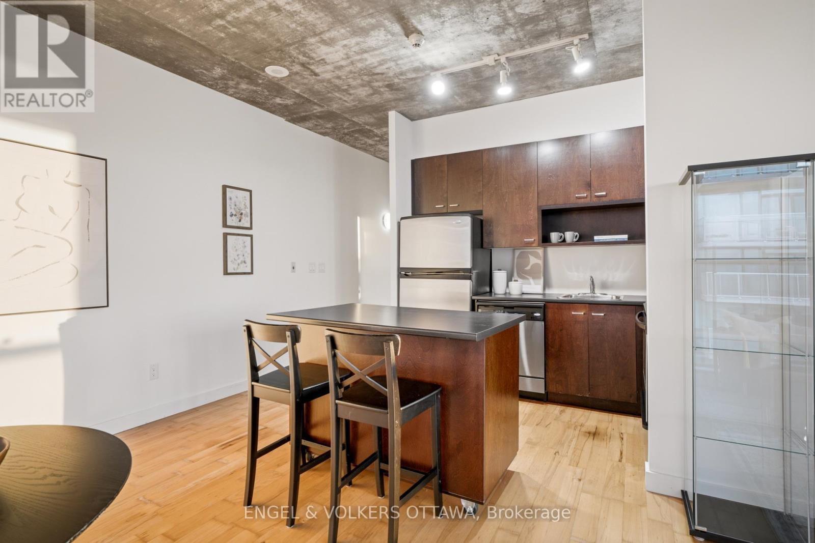 1903 - 179 George Street, Ottawa, ON - Indoor Photo Showing Kitchen