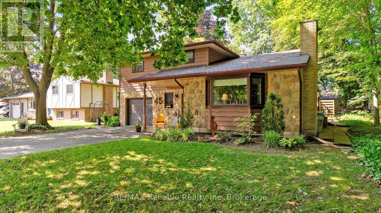45 Main Street S, Bluewater (Bayfield), ON - Outdoor
