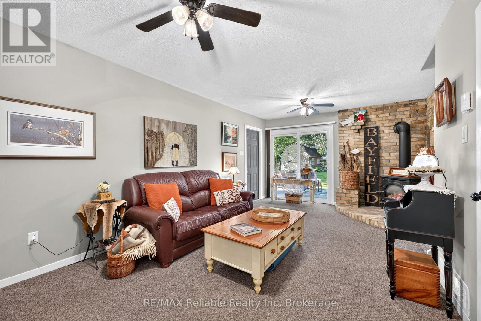 45 Main Street S, Bluewater (Bayfield), ON - Indoor Photo Showing Living Room