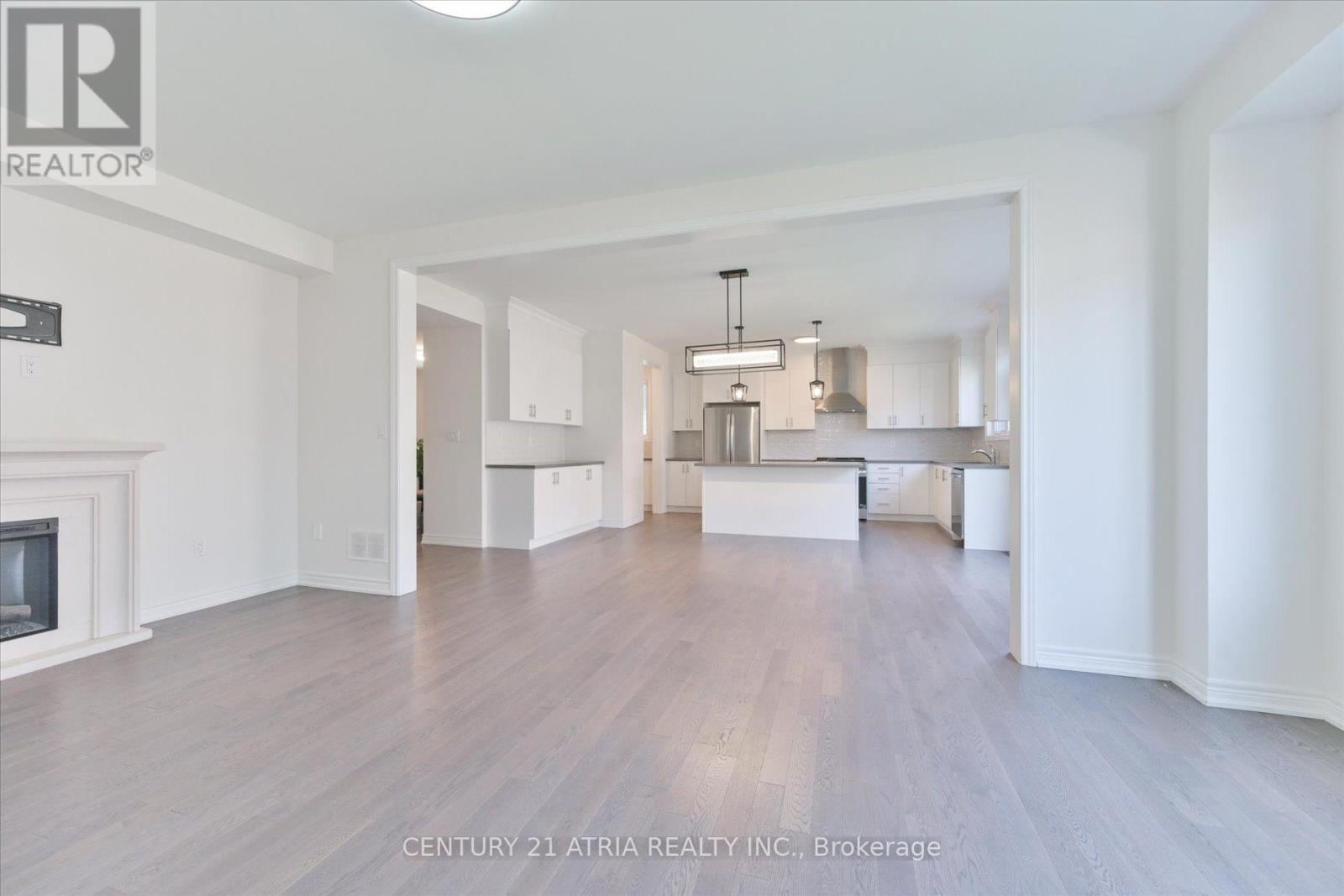 134 Fallharvest Way, Whitchurch-Stouffville, ON - Indoor With Fireplace