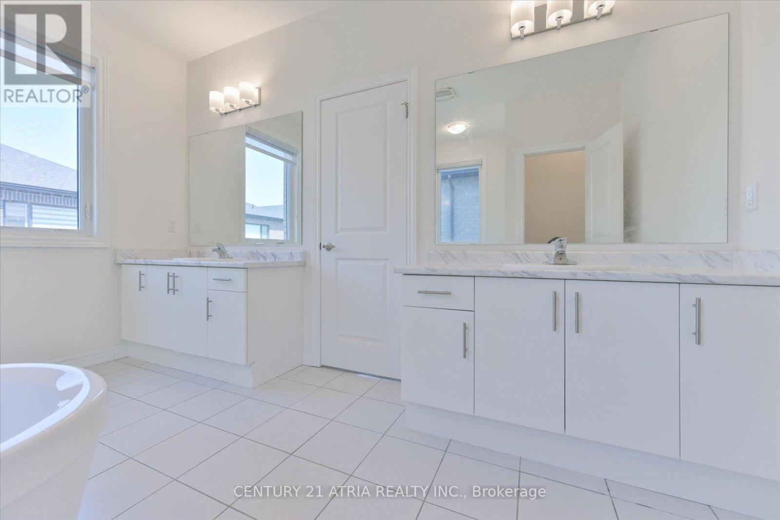 134 Fallharvest Way, Whitchurch-Stouffville, ON - Indoor Photo Showing Bathroom