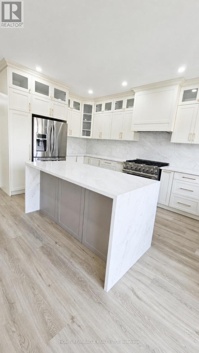 71 Skyvalley Drive, Brampton, ON - Indoor Photo Showing Kitchen