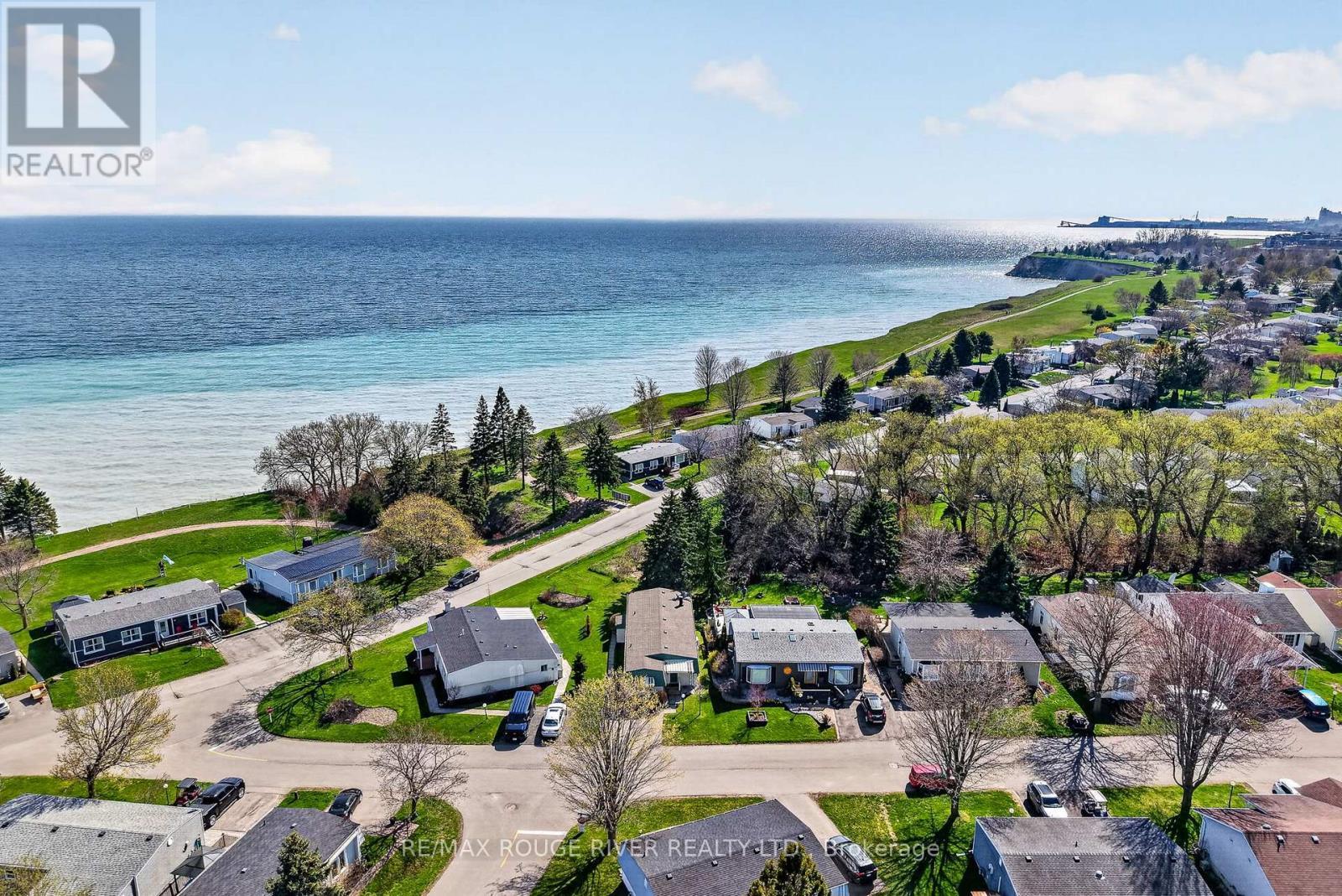 22 Eastbank Road, Clarington (Newcastle), ON - Outdoor With Body Of Water With View