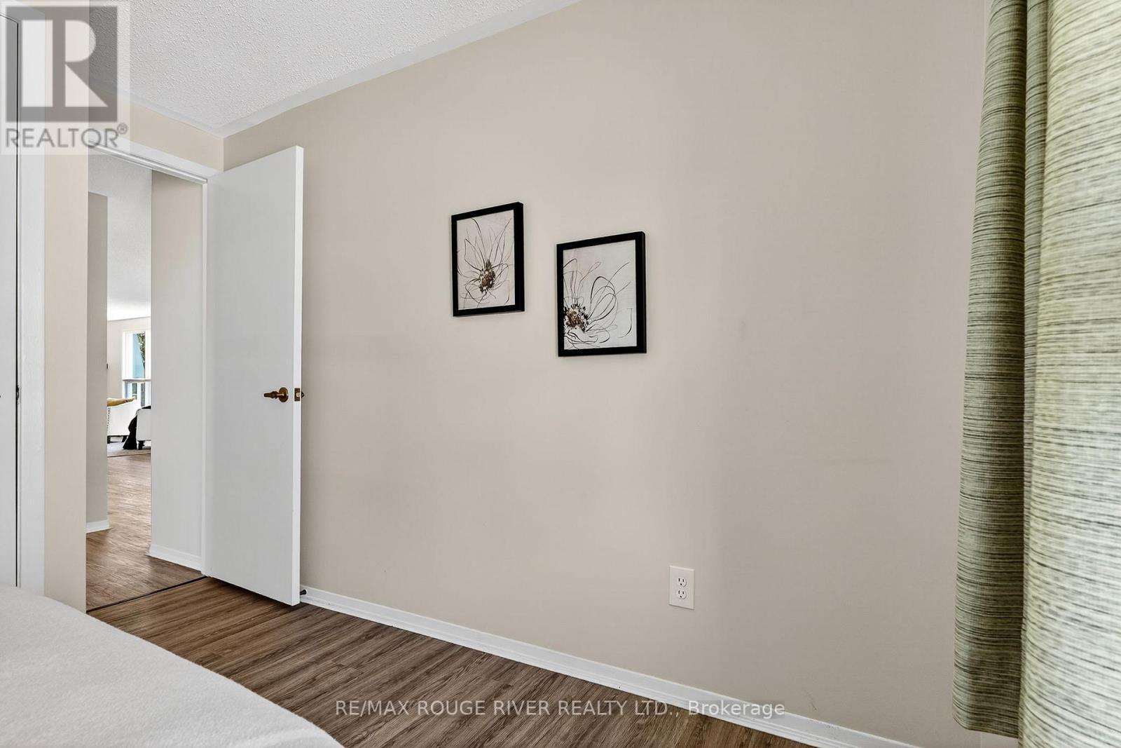 22 Eastbank Road, Clarington (Newcastle), ON - Indoor