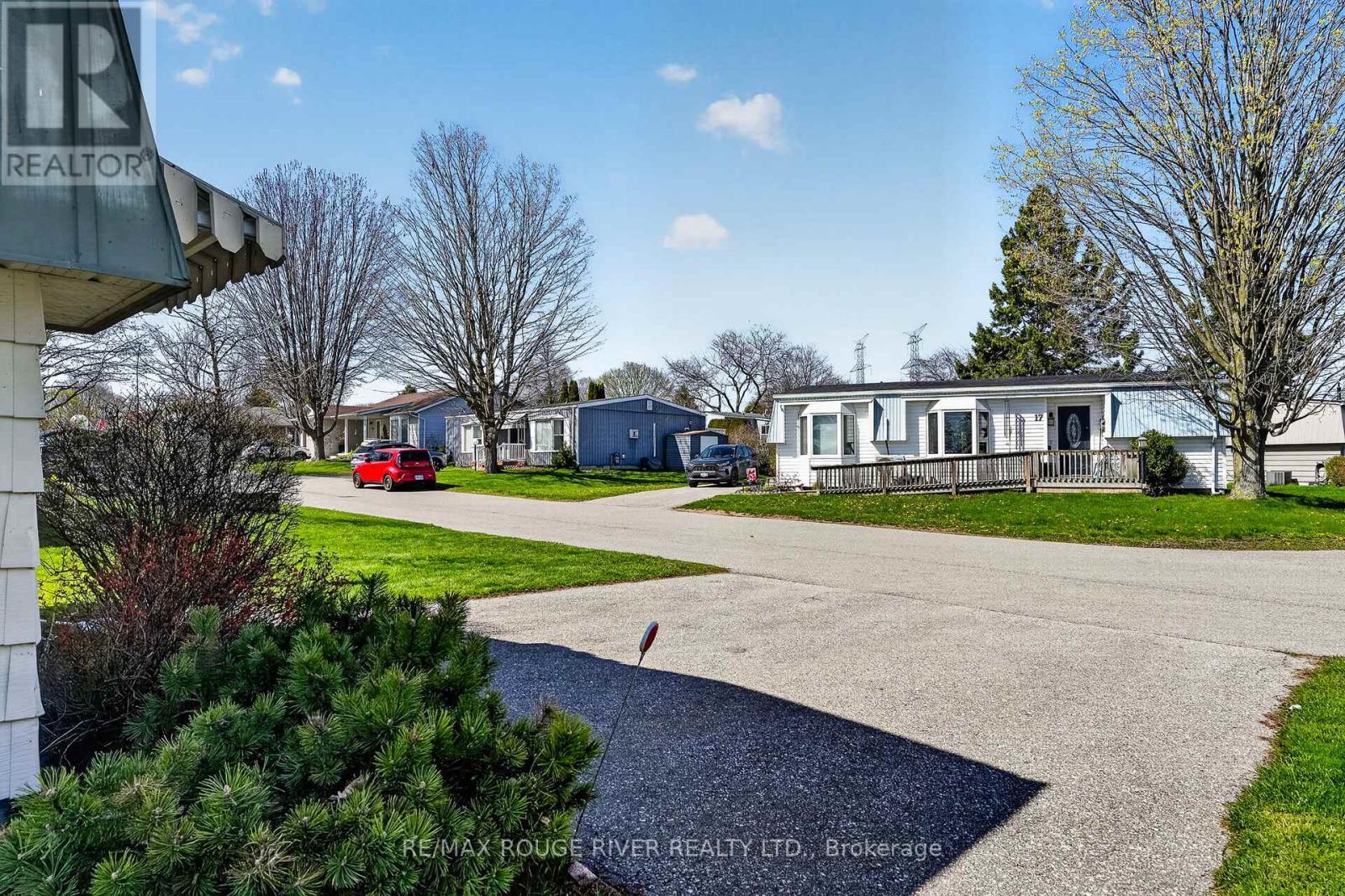22 Eastbank Road, Clarington (Newcastle), ON - Outdoor