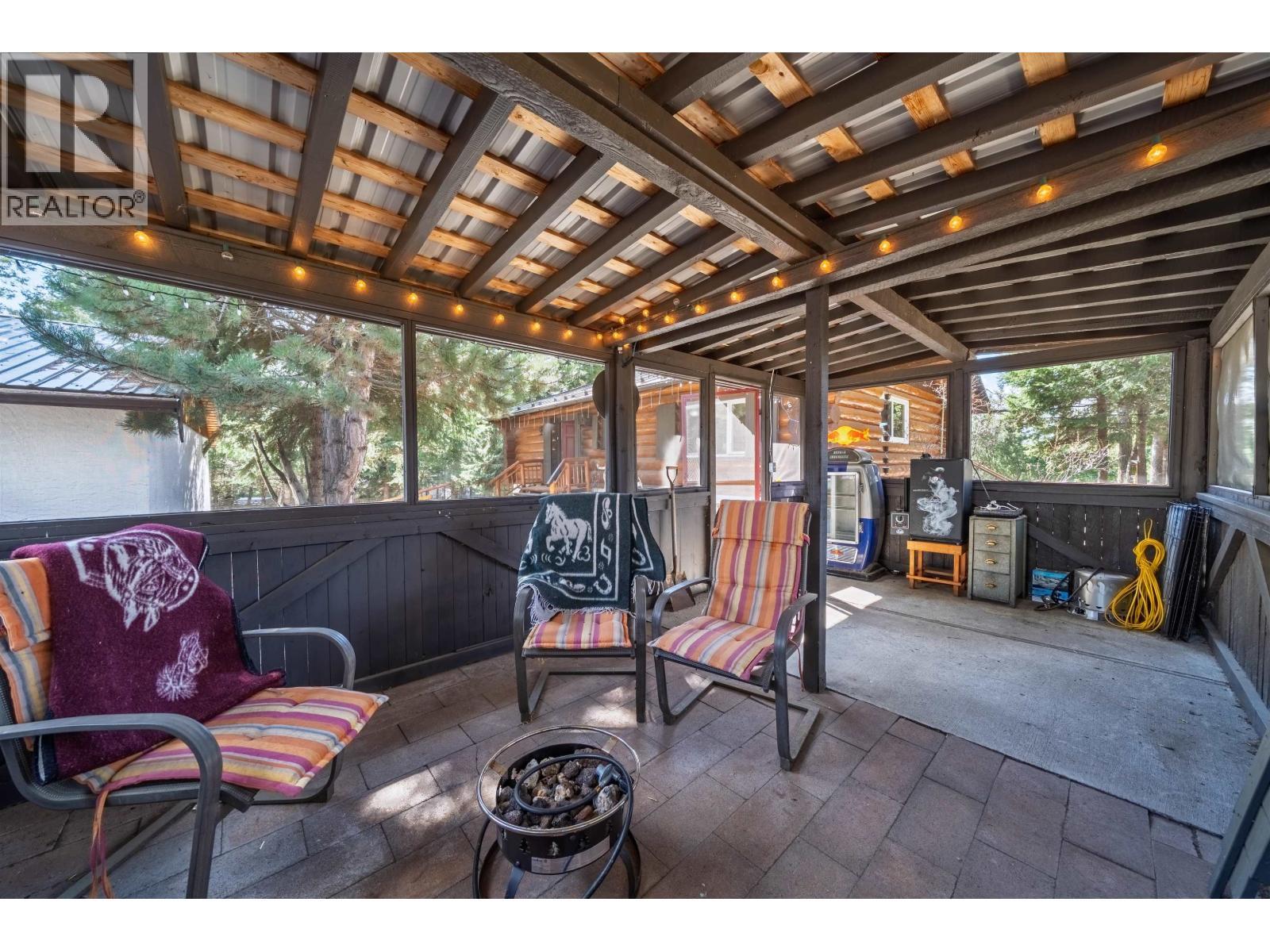 5031 Gloinnzun Drive, 108 Mile Ranch, BC - With Deck Patio Veranda With Exterior