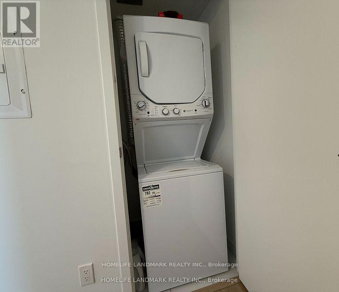 2208 - 501 Yonge Street, Toronto, ON - Indoor Photo Showing Laundry Room