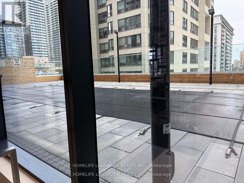 2208 - 501 Yonge Street, Toronto, ON - Outdoor